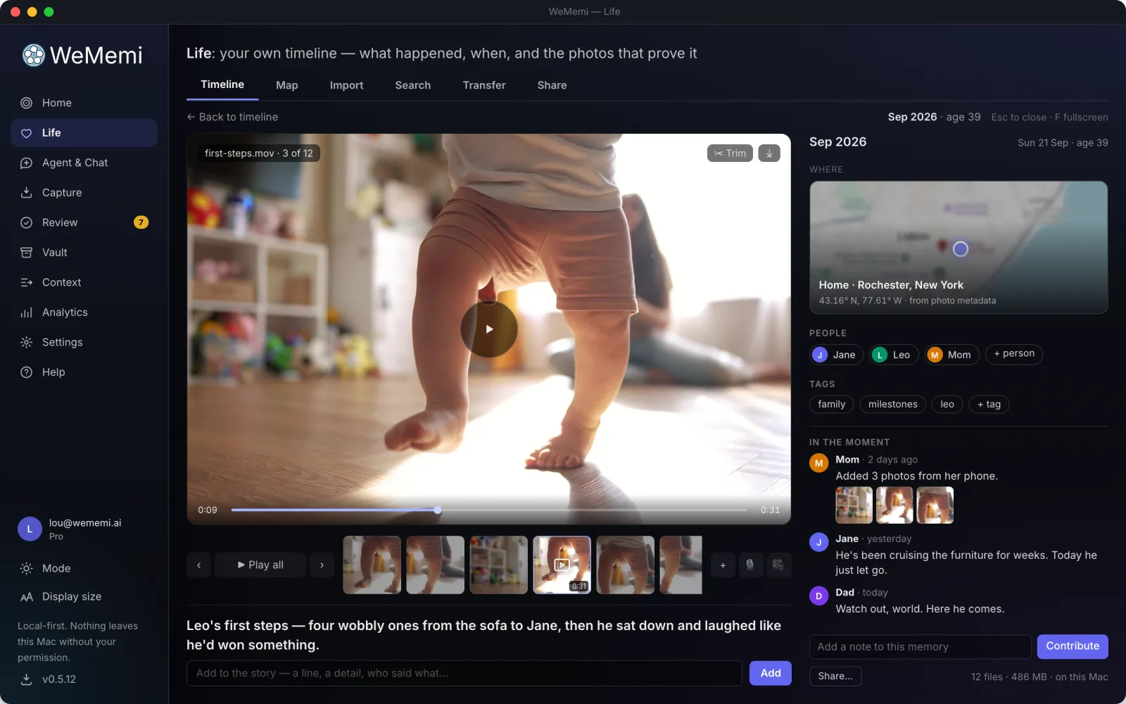 A moment in OpenMindex: a baby's first steps, with the photos, the place, who was there and what each of them added.
